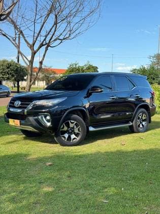 Carro 2.8 SRX DIAMOND 4X4 7 LUGARES 16V TURBO INTERCOOLER DIESEL 4P AUTOMÁTICO