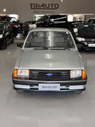 Carro 1.6 SL/E 8V ÁLCOOL 2P MANUAL