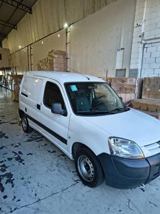 Carro 1.6 FURGÃO 800KG 16V FLEX 3P MANUAL