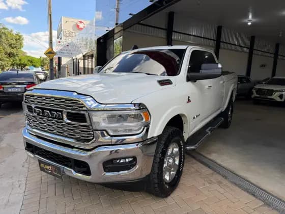 Carro 6.7 I6 TURBO DIESEL LARAMIE CD 4X4 AUTOMÁTICO