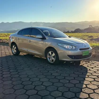 Carro 2.0 DYNAMIQUE 16V FLEX 4P AUTOMÁTICO