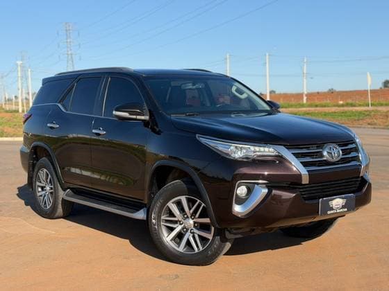 Carro 2.8 SRX 4X4 7 LUGARES 16V TURBO INTERCOOLER DIESEL 4P AUTOMÁTICO