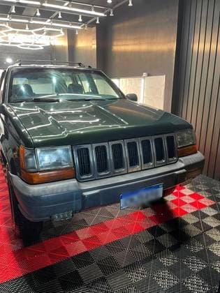 Carro 4.0 LAREDO 4X4 6I 12V GASOLINA 4P AUTOMÁTICO