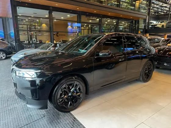 Carro ELÉTRICO XDRIVE40
