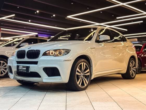Carro 4.4 M 4X4 COUPÉ V8 32V BI-TURBO GASOLINA 4P AUTOMÁTICO