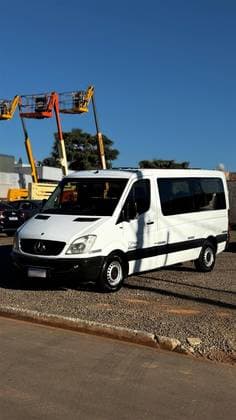 Carro 2.2 415 CDI VAN 16 LUGARES TETO BAIXO 16V BI-TURBO DIESEL MANUAL