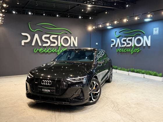 Carro ELÉTRICO PERFORMANCE QUATTRO