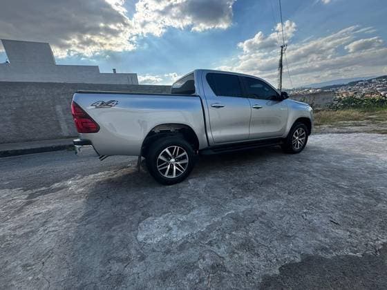 Carro 2.8 SRX 4X4 CD 16V DIESEL 4P AUTOMÁTICO