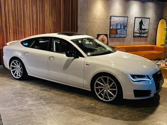 Carro 3.0 TFSI SPORTBACK V6 GASOLINA 4P S-TRONIC