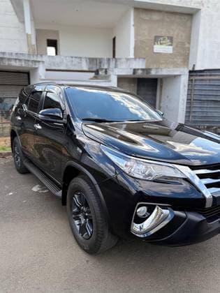Carro 2.7 SRV 7 LUGARES 4X2 16V FLEX 4P AUTOMÁTICO