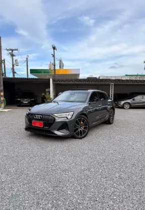 Carro ELÉTRICO PERFORMANCE BLACK QUATTRO