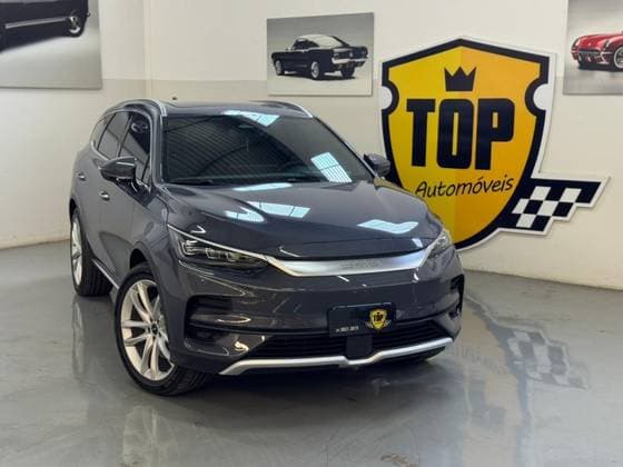 Carro ELÉTRICO AWD