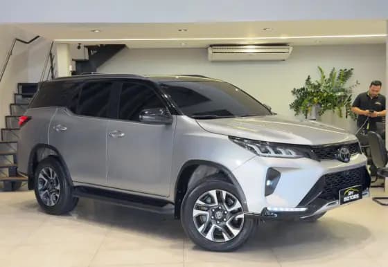 Carro 2.8 D-4D TURBO DIESEL DIAMOND 7L 4X4 AUTOMÁTICO