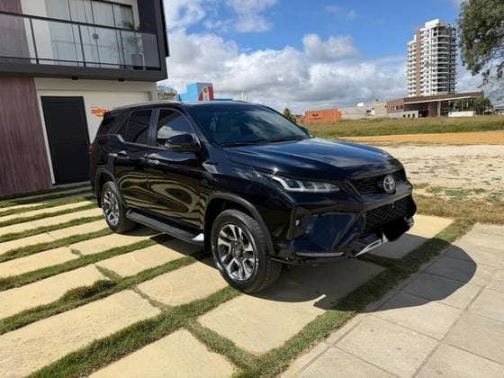 Carro 2.8 D-4D TURBO DIESEL DIAMOND 7L 4X4 AUTOMÁTICO