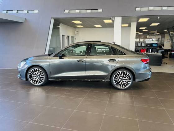 Carro 2.0 40 TFSI GASOLINA SEDAN PERFORMANCE BLACK S-TRONIC