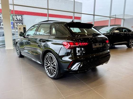 Carro 2.0 40 TFSI GASOLINA SPORTBACK PERFORMANCE BLACK S-TRONIC