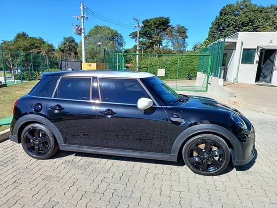 Carro 2.0 16V TWINPOWER GASOLINA S TOP 4P STEPTRONIC