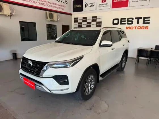 Carro 2.8 D-4D TURBO DIESEL SRX 4X4 AUTOMÁTICO