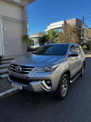 Carro 2.8 SRX 4X4 7 LUGARES 16V TURBO INTERCOOLER DIESEL 4P AUTOMÁTICO