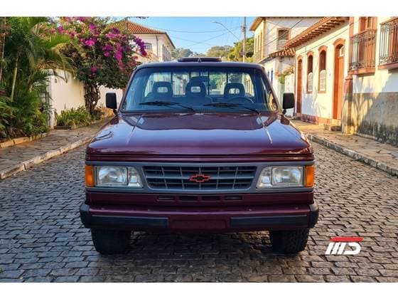 Carro 4.0 CUSTOM DE LUXE CS 8V DIESEL 2P MANUAL