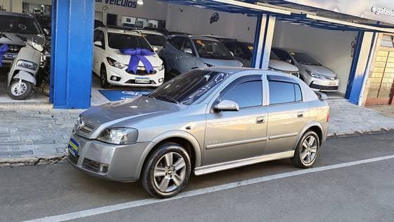 Carro 2.0 MPFI ELEGANCE SEDAN 8V FLEX 4P MANUAL