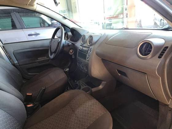 Carro 1.6 MPI FIRST SEDAN 8V FLEX 4P MANUAL