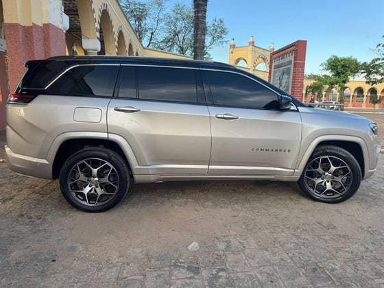 Carro 2.0 TD380 TURBO DIESEL OVERLAND AT9