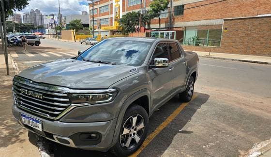 Carro 2.0 HURRICANE 4 TURBO GASOLINA LARAMIE 4X4 AUTOMÁTICO