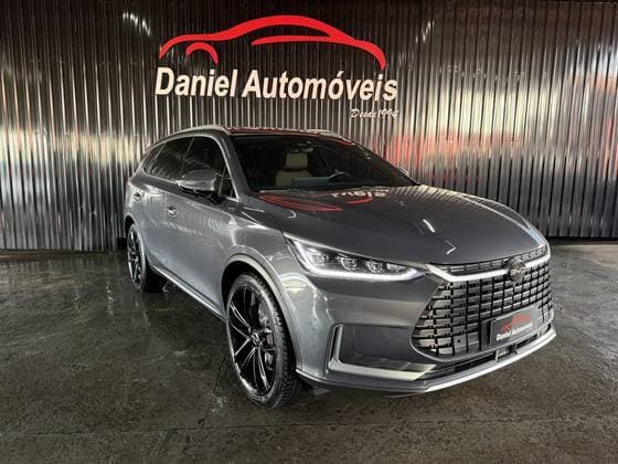 Carro ELÉTRICO AWD