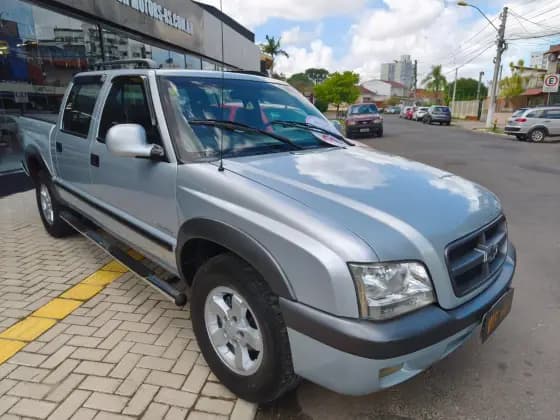 Carro 2.4 ADVANTAGE 4X2 CD 8V FLEX 4P MANUAL