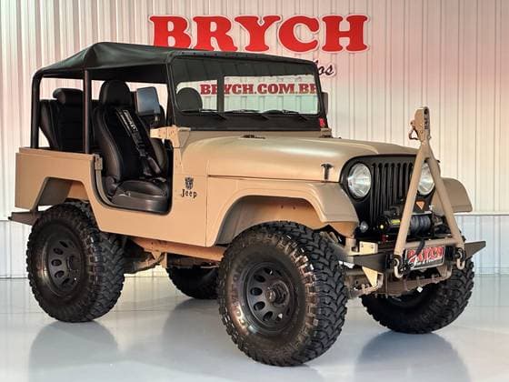 Carro CJ-5