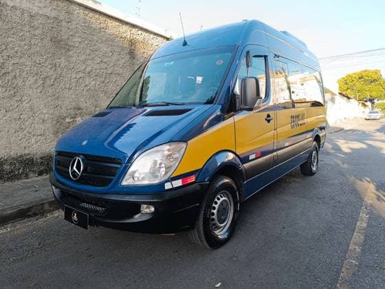 Carro 2.2 415 CDI VAN 16 LUGARES TETO ALTO 16V BI-TURBO DIESEL MANUAL