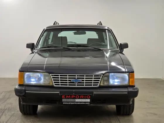 Carro 4.1 COMODORO 12V GASOLINA 2P MANUAL