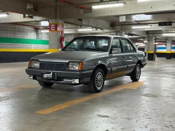 Carro 2.0 CLASSIC 8V ÁLCOOL 4P MANUAL