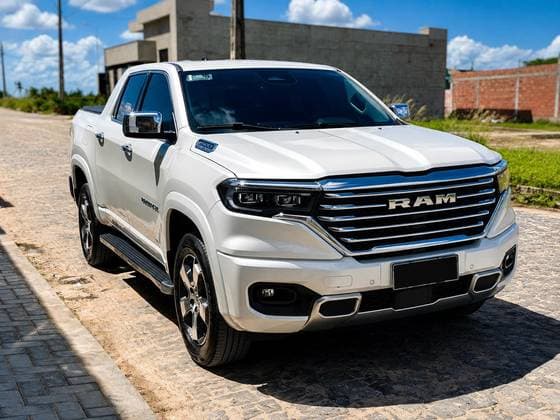 Carro 2.0 TURBO DIESEL LARAMIE 4X4 AUTOMÁTICO