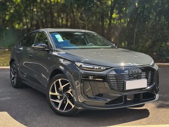 Carro 100 KW ELÉTRICO SPORTBACK PERFORMANCE BLACK QUATTRO