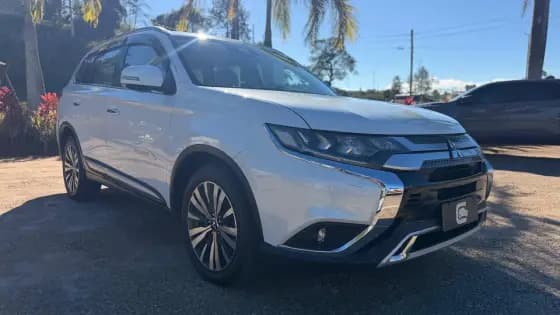 Carro 2.2 MIVEC DI-D DIESEL HPE-S AWD AUTOMÁTICO