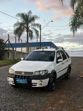 Carro 1.8 MPI ADVENTURE WEEKEND 8V FLEX 4P MANUAL