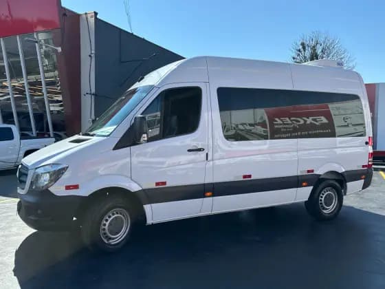 Carro 2.2 CDI DIESEL VAN 415 TA LONGO 16L MANUAL