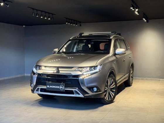 Carro 3.0 MIVEC V6 GASOLINA HPE-S AWD AUTOMÁTICO
