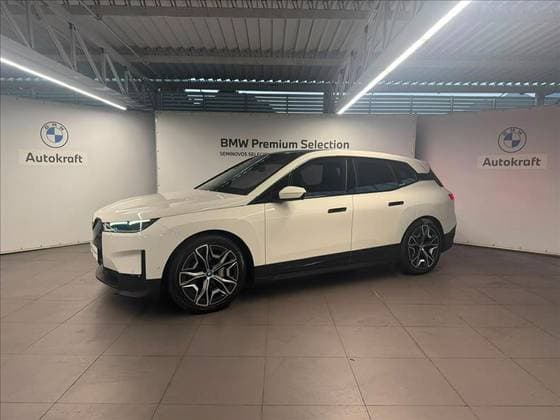 Carro ELÉTRICO XDRIVE40