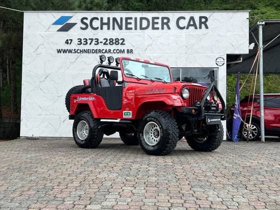 Carro CJ-5