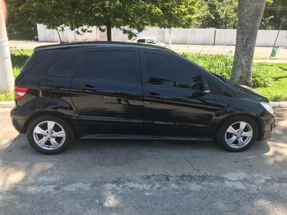 Carro 1.7 FAMILY PLUS 8V GASOLINA 4P AUTOMÁTICO
