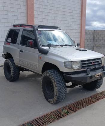 Carro 3.0 GLS 4X4 V6 24V GASOLINA 2P MANUAL