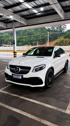 Carro 5.5 V8 TURBO GASOLINA COUPÉ 4MATIC 7G-TRONIC