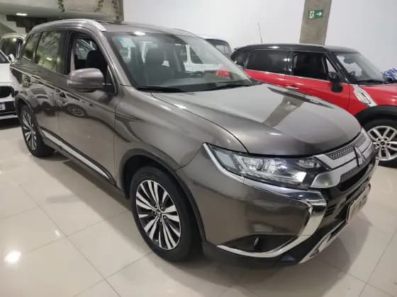 Carro 2.0 MIVEC GASOLINA HPE AUTOMÁTICO