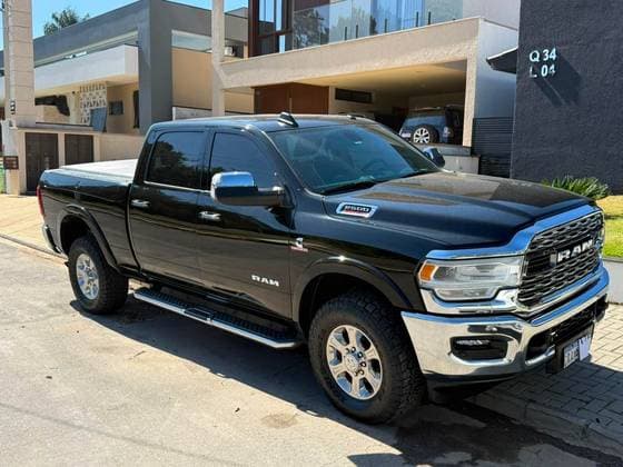 Carro 6.7 I6 TURBO DIESEL LARAMIE CD 4X4 AUTOMÁTICO