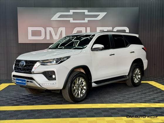 Carro 2.8 D-4D TURBO DIESEL SRX 7L 4X4 AUTOMÁTICO