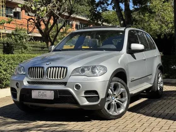 Carro 4.4 V8 TURBO GASOLINA XDRIVE50I AUTOMÁTICO