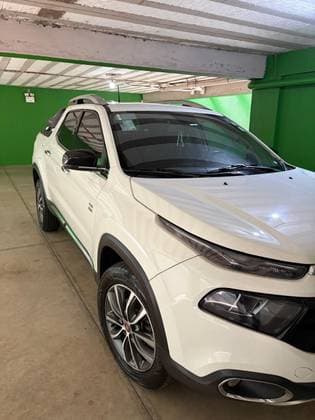Carro 2.0 16V TURBO DIESEL VOLCANO 4WD AT9